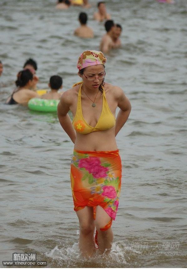 脸红了!<em>姐</em>,身材再爆好也不至于穿透明内裤<em>下海</em>