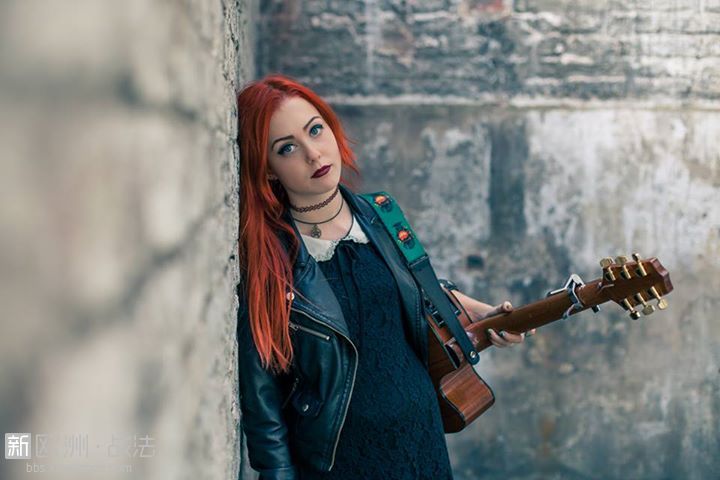 一妹子因为<em>头发</em>颜色<em>太红</em>被勒令退学,爸妈支持