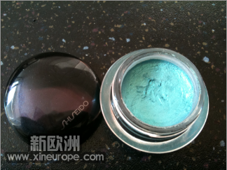 Bleu turquoise