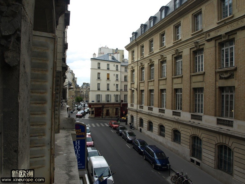 住在巴黎一酒店拍的窗外景色。.jpg