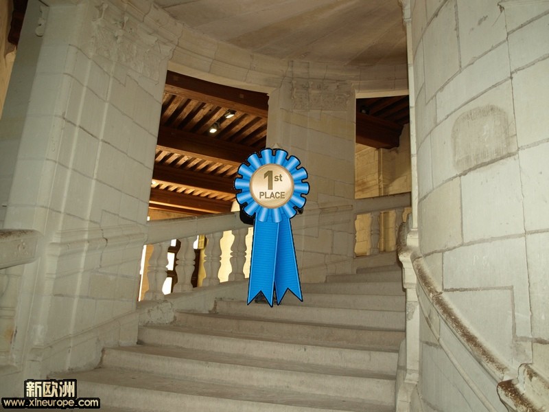 香波堡内最著名的对璇楼梯。有机会，一定要进去走一走，很神奇。.jpg.jpg