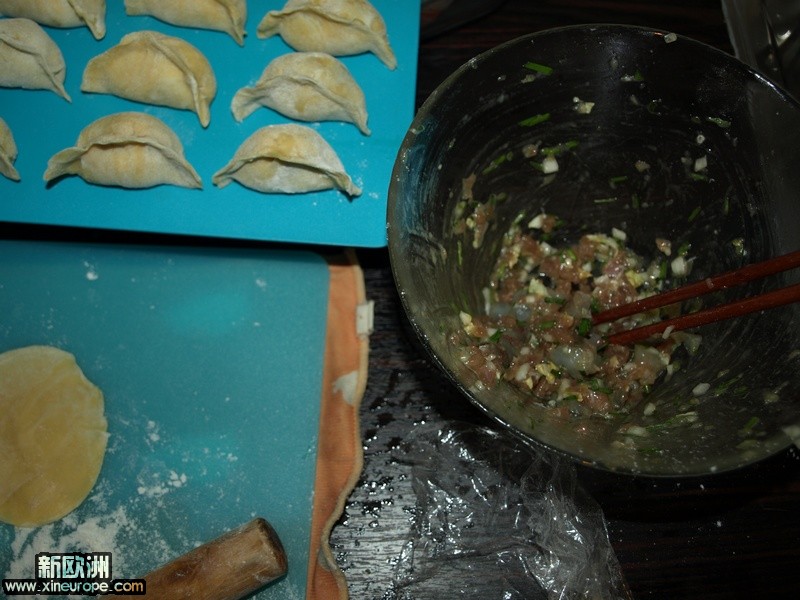 韭菜鲜虾大馅水饺。.jpg