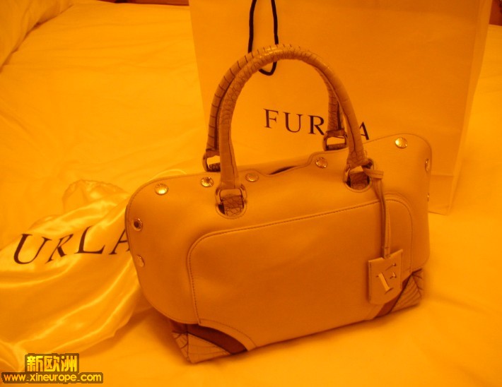 furla.jpg