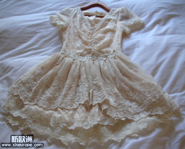 9 robe 2.jpg
