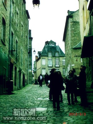 dinan8.jpg