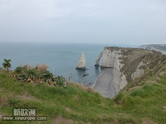 再来Etretat。母象不够柔美呀！可能是受大天使圣剑的影响吧？