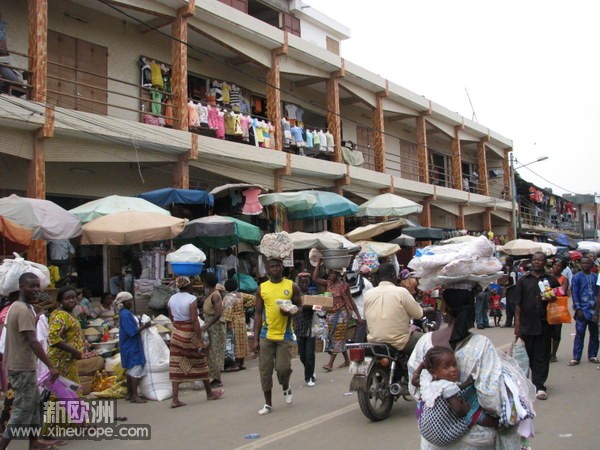 02 marche de Lome.JPG