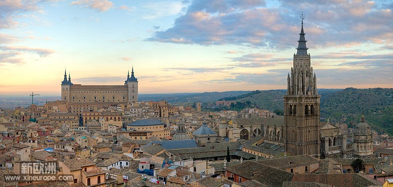 800px-Toledo_Skyline_Panorama,_Spain_-_Dec_2006.jpg