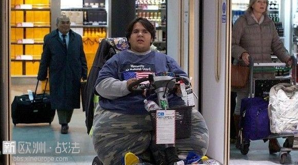 法国男子因过胖被拒乘飞机、轮船和火车.jpg