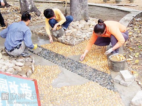 铺设卵石路.jpg