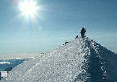 法国登山者在勃朗峰失踪 法意搜救因天气受阻