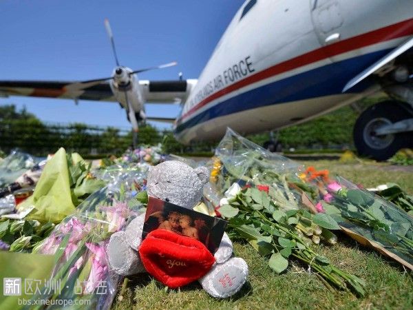 荷兰首相：安全形势恶化 停止搜寻MH17乘客遗体