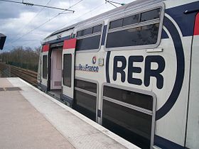 280px-RER_A_-_Gare_AchèresVille.JPG