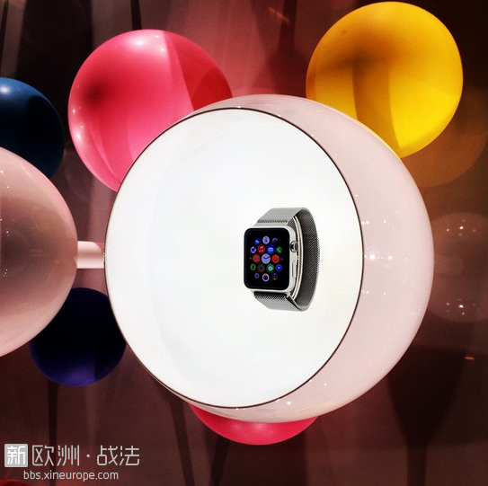 Apple Watch现法国巴黎柯莱特时尚店橱窗！