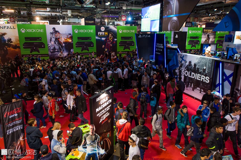 xbox-one-et-ps4-etaient-presentees-a-la-paris-games-week-2013-11024480kajak.jpg