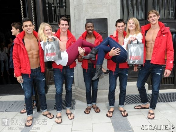 abercrombie-fitch-munich-opening-10262012-02-580x435.jpg