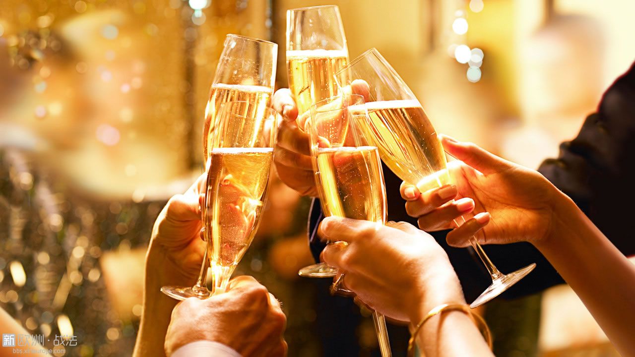 xHyatt-Champagne-Toast-Thumbnail.jpg.pagespeed.ic.9HvfW6K4qp.jpg