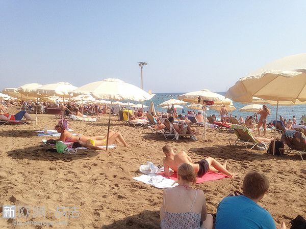 9月巴塞罗那的海滩5 .jpg
