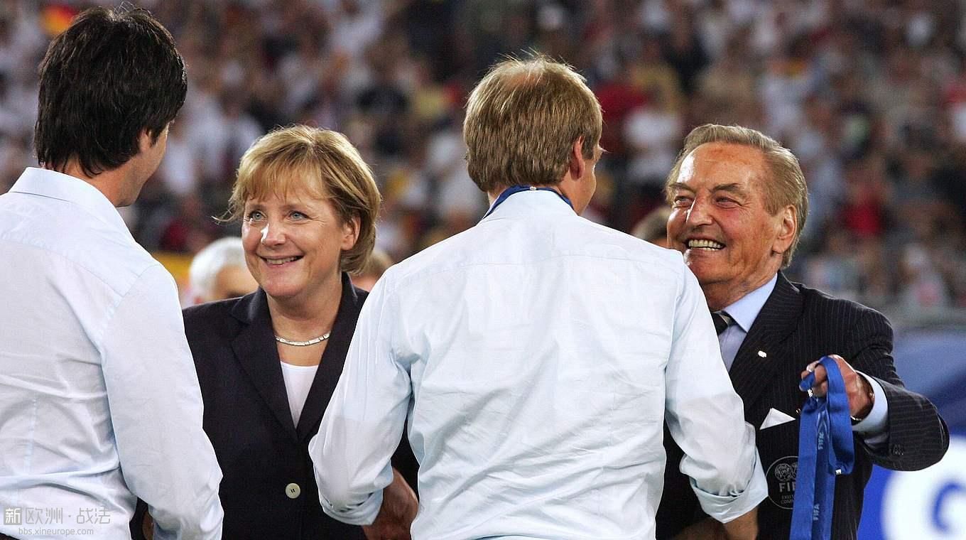 csm_73334-2006_Loew_Merkel_Klinsmann_MV_WM_Getty_08d46af805.jpg