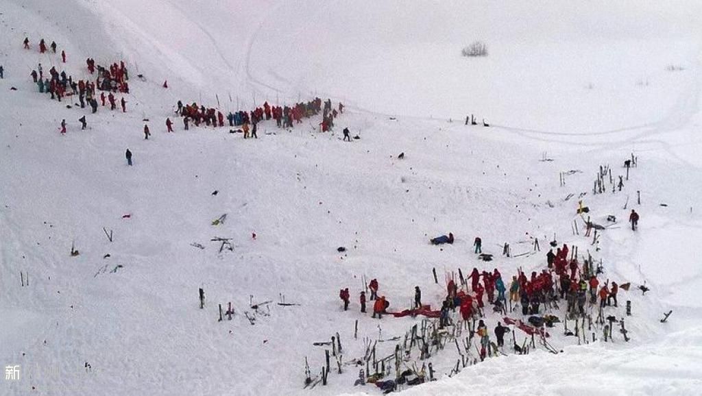 阿尔卑斯山发生雪崩，法国高中生组团滑雪发生意外