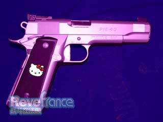 hellokittygun1.jpg