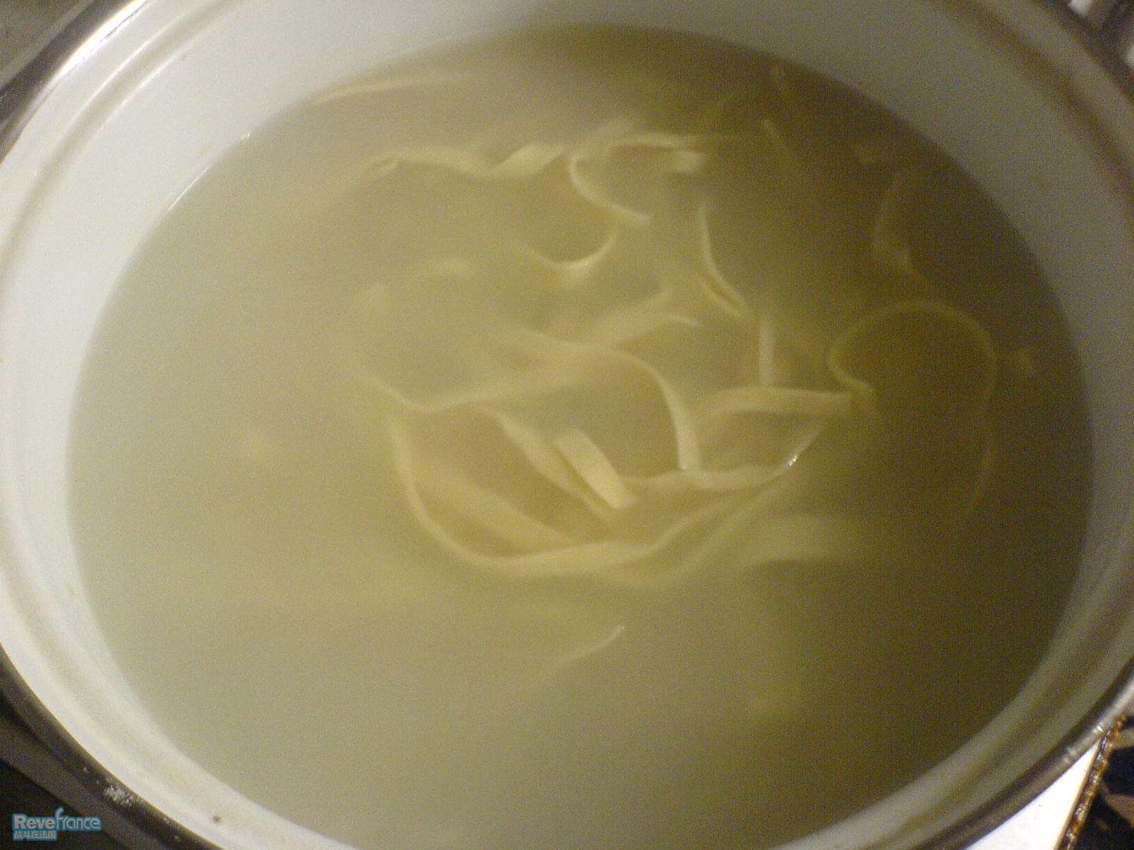 刚下锅时