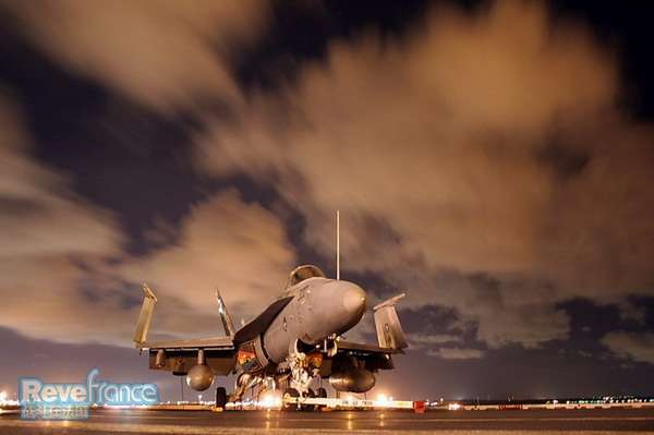 f18_on_deck_resize.jpg