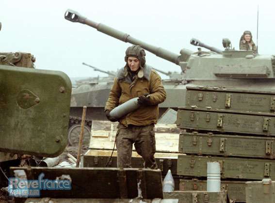 02EAF1AA.jpg