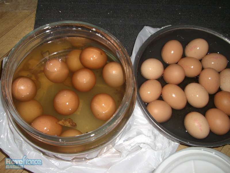 左边是上次的成品,右边是今天准备腌的 嘿嘿