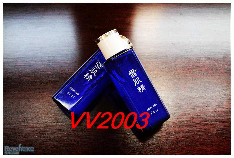 24ML装的雪肌精水；2009年11月18日到期。5欧1个