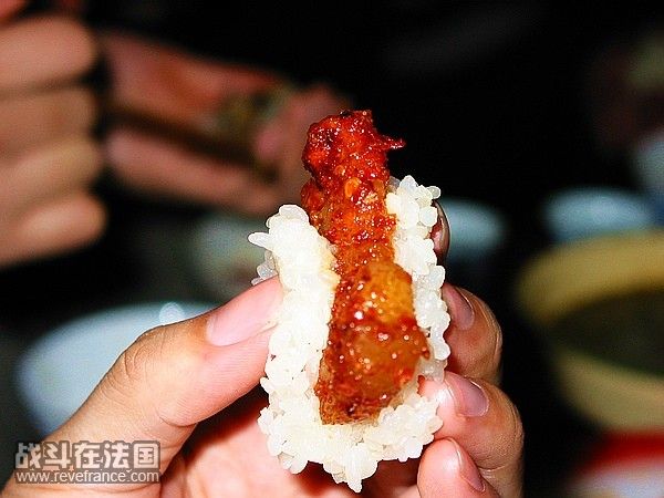 糯米饭夹酸肉.jpg