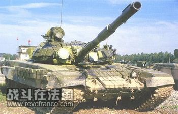 T-72主战坦克挂装反映装甲1.jpg