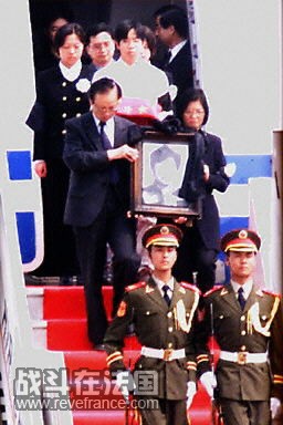 19990507515-m.jpg