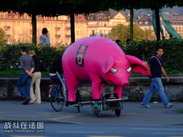 路人很惊愕.jpg