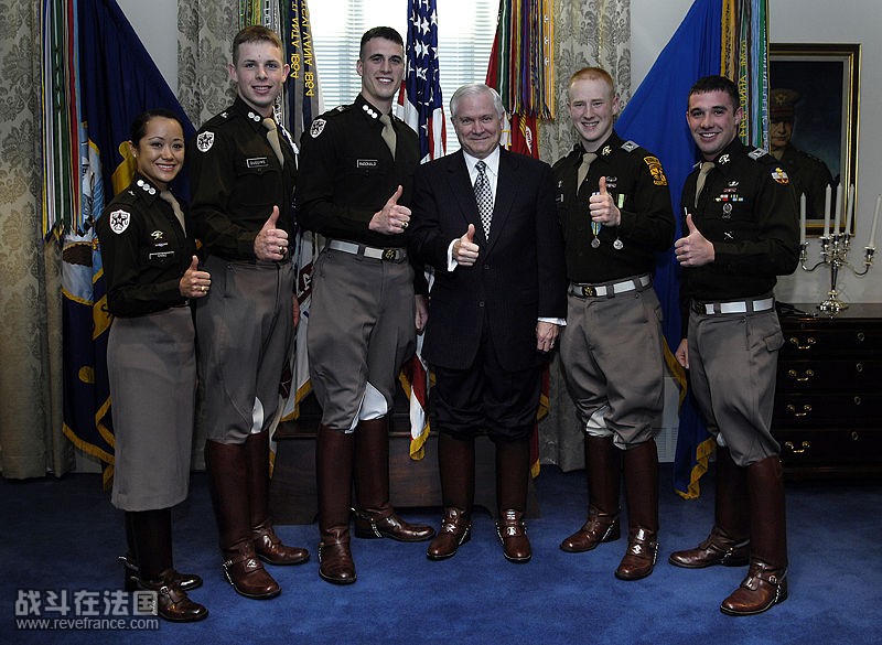 800px-RobertGates_TAMU_SeniorBoots.jpg