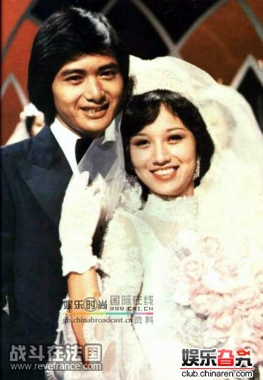 1983年29岁的赵雅芝和周润发出演《1+1=1》。