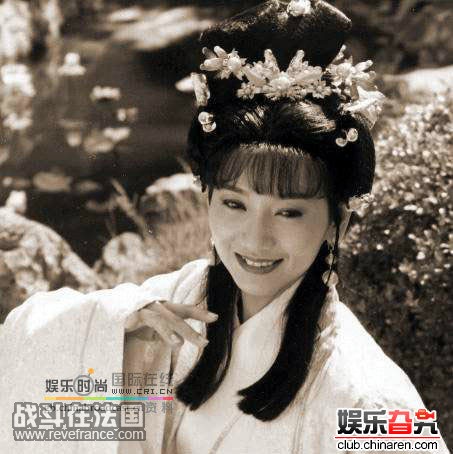 1993年39岁的赵雅芝和刘德凯演出《秦始皇和阿房女》。