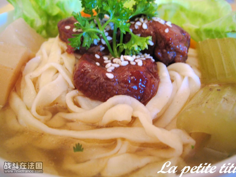 清炖牛肉手擀面(局部).jpg