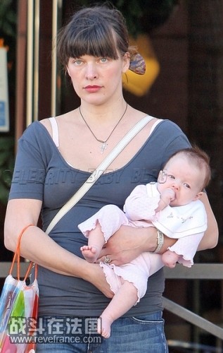 milla_jovovich_m_b_gr_01_cbb.jpg