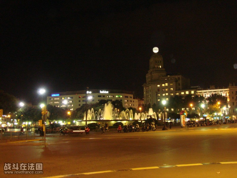 夜里的嘉泰罗尼亚广场