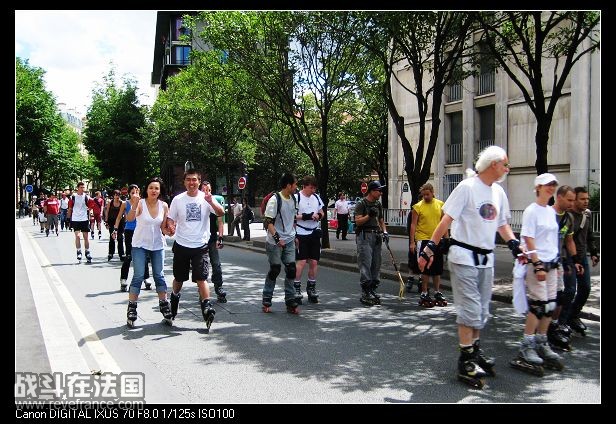 看这俩乐的！