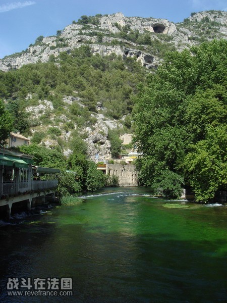 Fontaine-de-Vaucluse.jpg