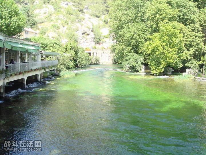 Fontaine-de-Vaucluse2.jpg