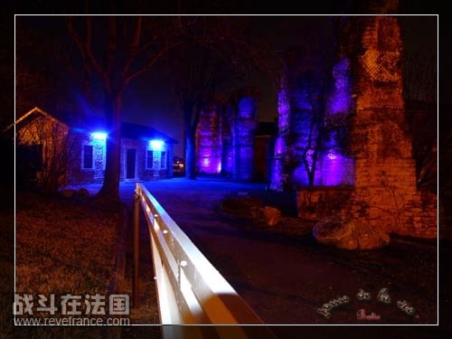 传说中邓爷爷住过的residence,中法大学旧址，还有点古城堡废墟的味道呢