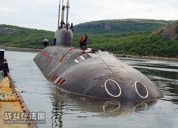 资料图：俄罗斯海军黑海舰队装备维克托III型核攻击潜艇.jpg