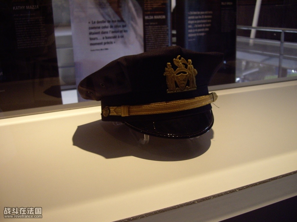 牺牲警察的帽子.JPG
