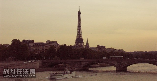 paris026_resize.jpg