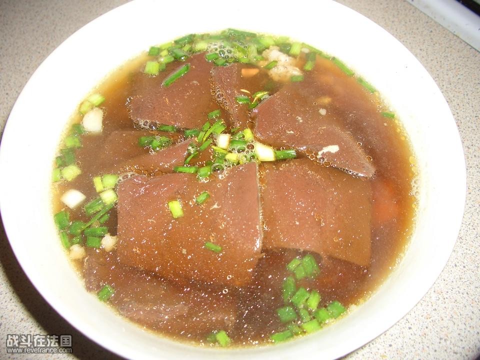 简单但排毒的麻油猪血汤真系好呷.JPG