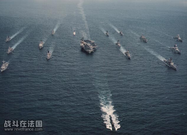 小鹰号航空母舰战斗群编队.jpg