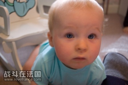 不好意思。没坐住